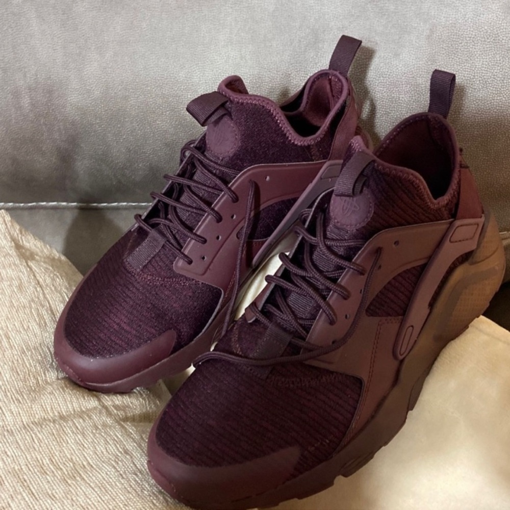 Men’s Nike sneakers